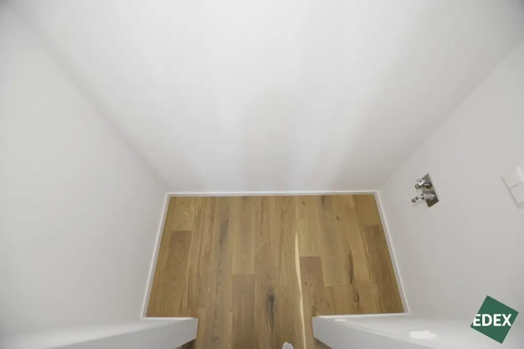 Erstbezug nach Sanierung: Schöne 1,5 Zimmer-Wohnung mit separater Küche