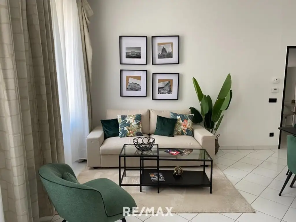 4-Zimmer-Altbau-Wohnung