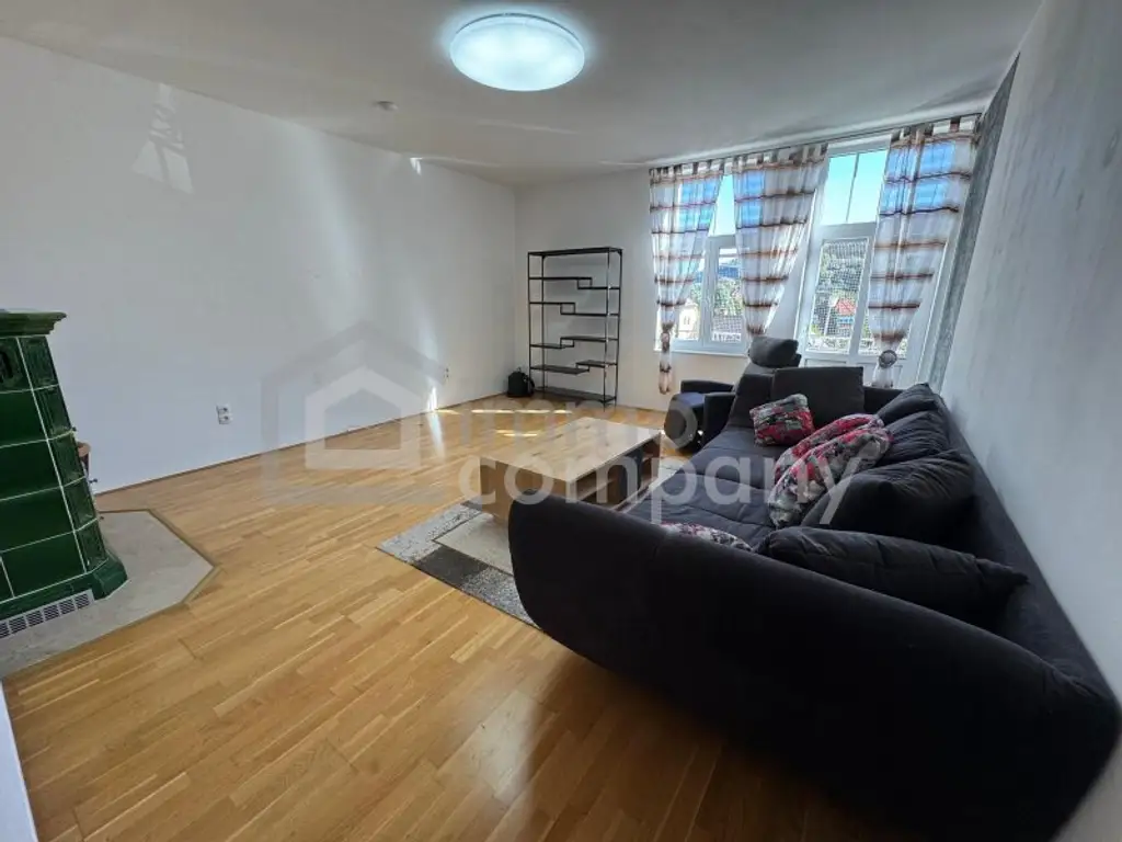 Großzügige 6-Zimmer-Altbauwohnung • 123 m² • Terrasse & Balkone