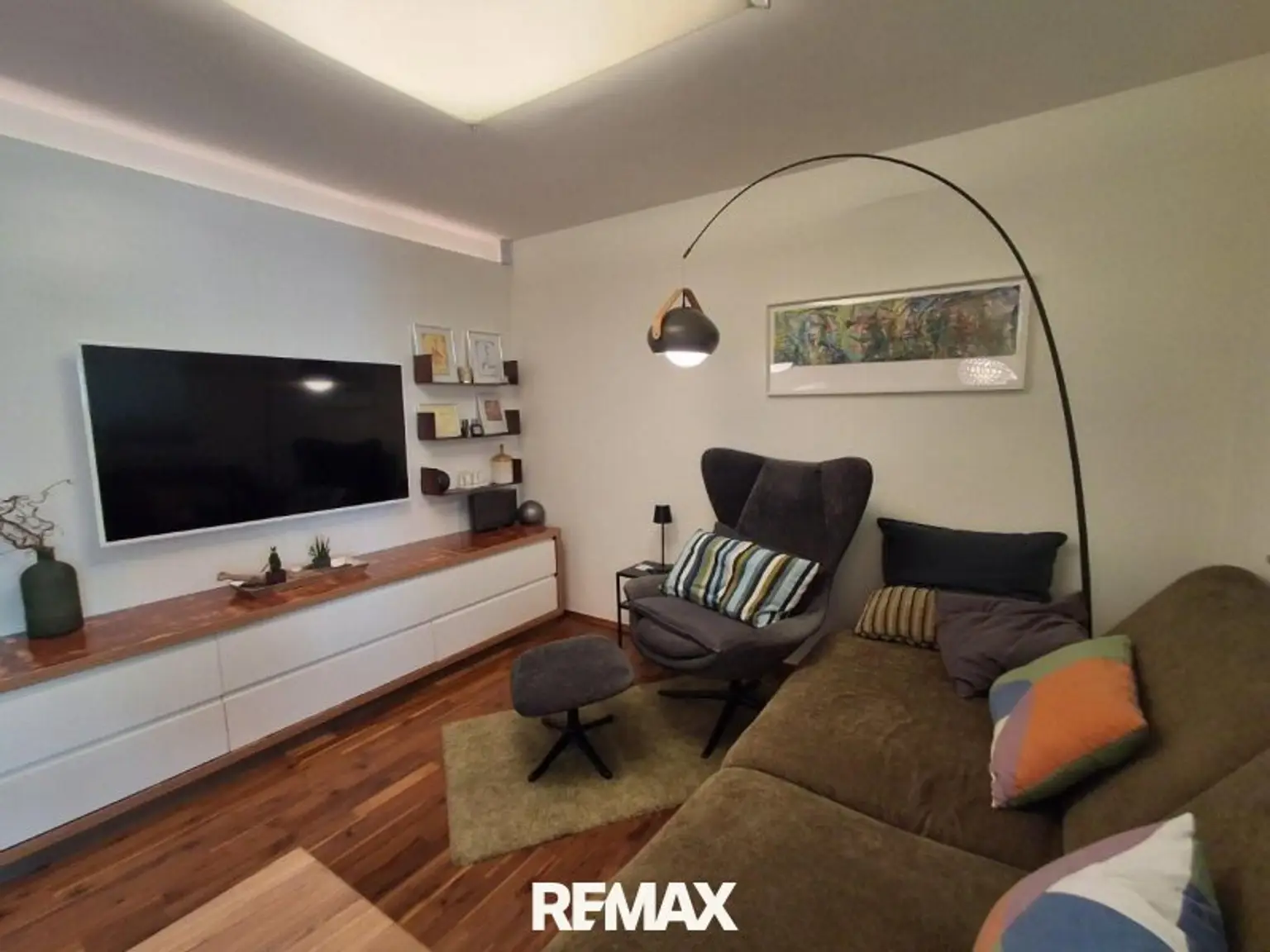 4 Wohnzimmer 1220