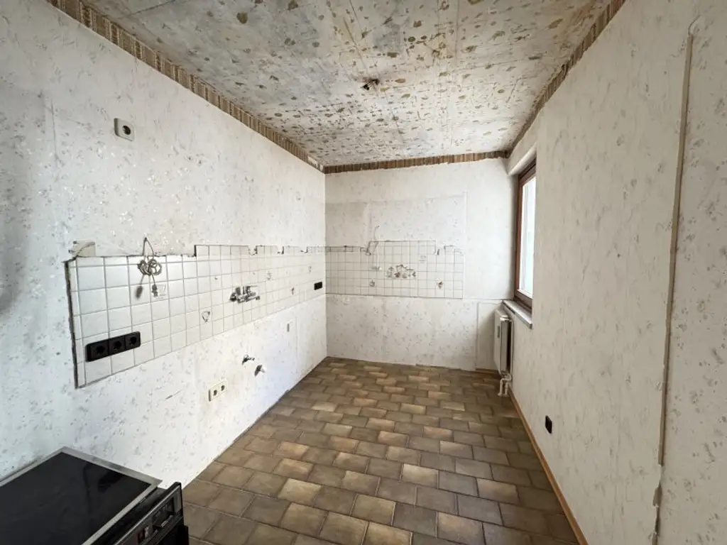 *Sanierungsbedürftiger Familien- oder Pärchenhit in absoluter Ruhelage mit Loggia bei U6 Dresdner Straße* Ab sofort verfügbar*