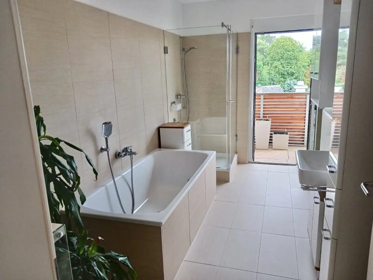 Ruhe trifft Qualität – moderne Wohnung mit Sonnenterrasse!