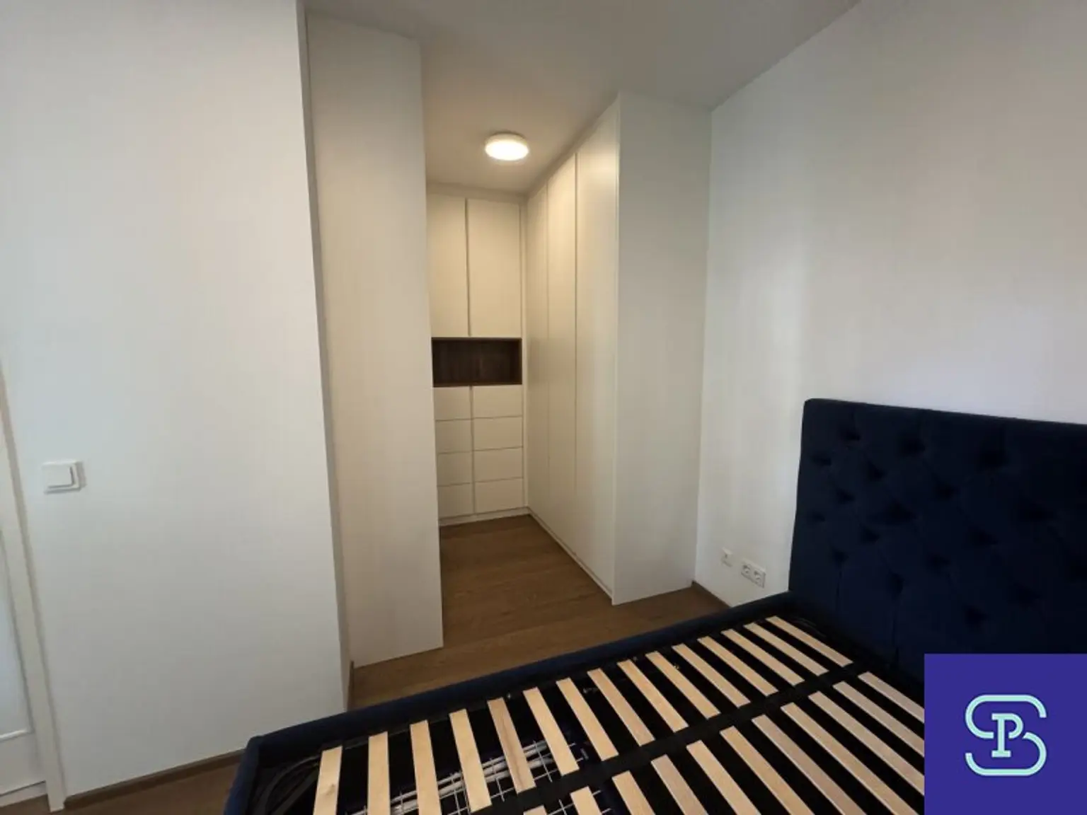 Provisionsfrei: Exklusiver 47m² Altbau mit Einbauküche und kl. Balkon in Toplage - 1080 Wien