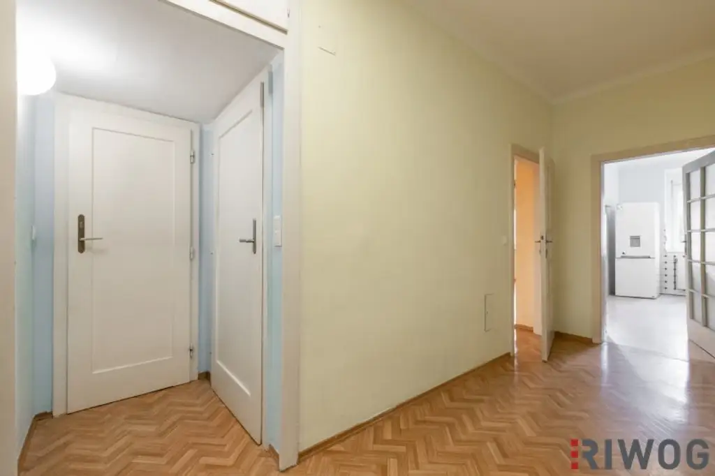 SEHR RUHIG // TOP LAGE NAHE U-BAHN // Sanierungsbedürftig