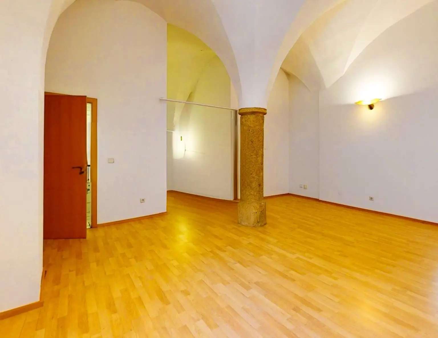 Büro mit Stil & Substanz: Alter Platz 1 - für Ordination, Notar, Makler oder Kanzlei