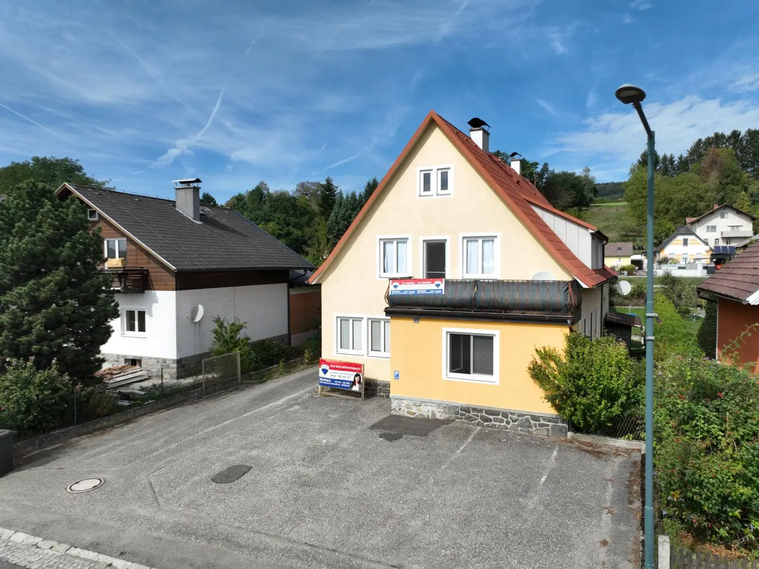 Haus mit Stellflächen