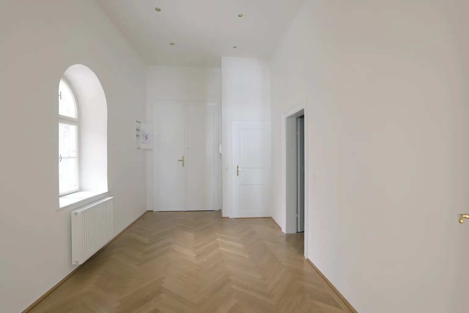 Unbefristete, ruhige 2-Zimmer-Wohnung mit Balkon in der Innenstadt