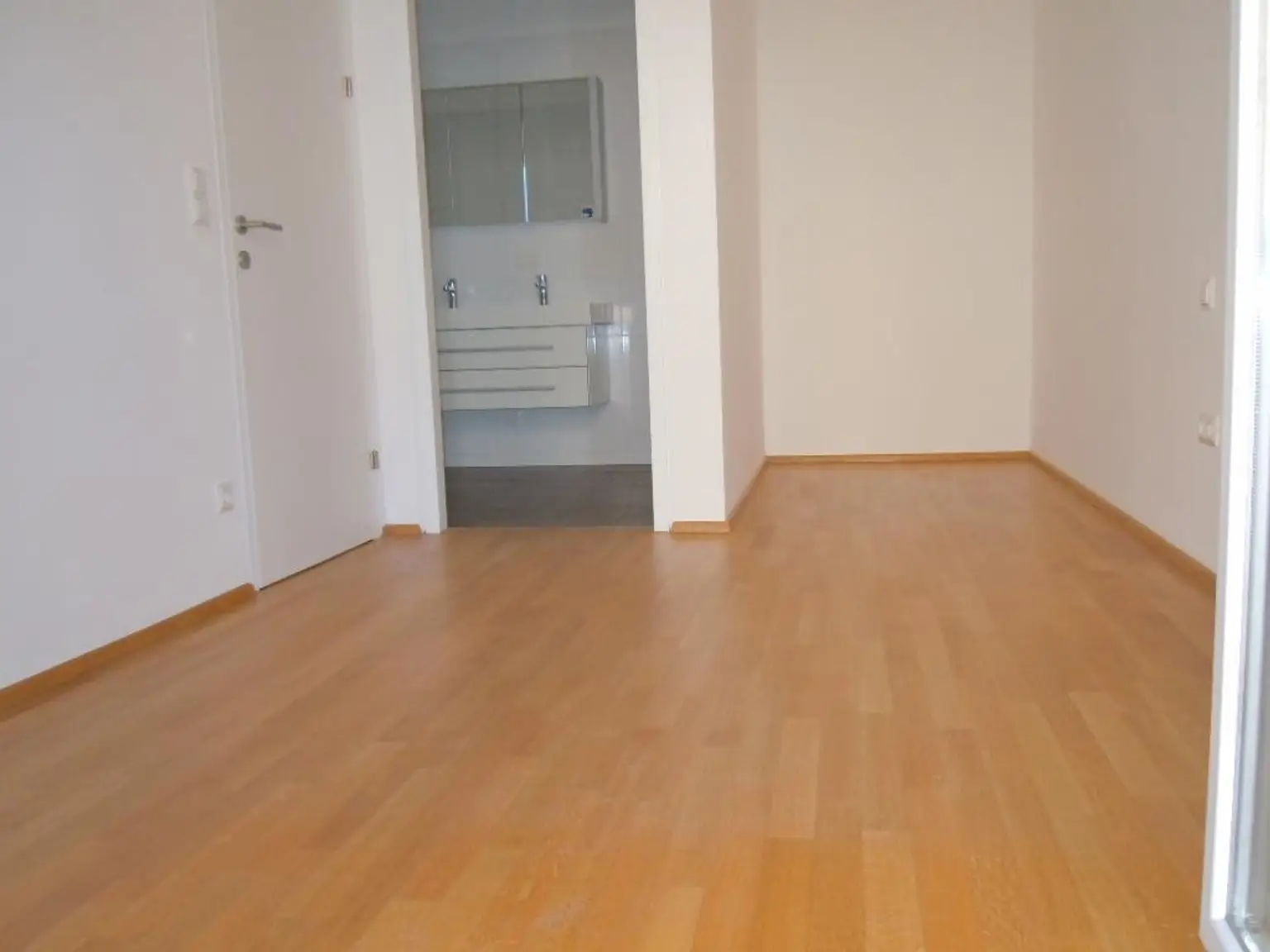Helle 2-Zimmer-Wohnung mit Balkon - verfügbar ab Dezember 2025