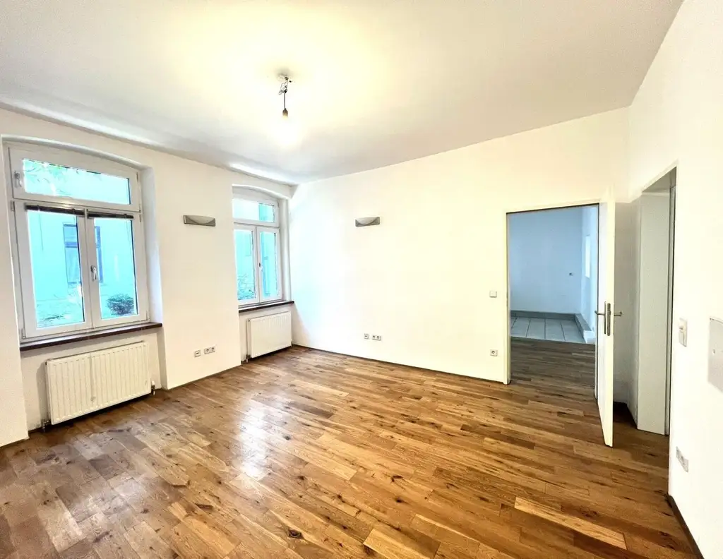 Großzügige 3-Zimmer-Praxis oder Büro mit Gartenterrasse in Wien 12 - Hetzendorf inkl. Gartenterrasse - barrierefrei(!)