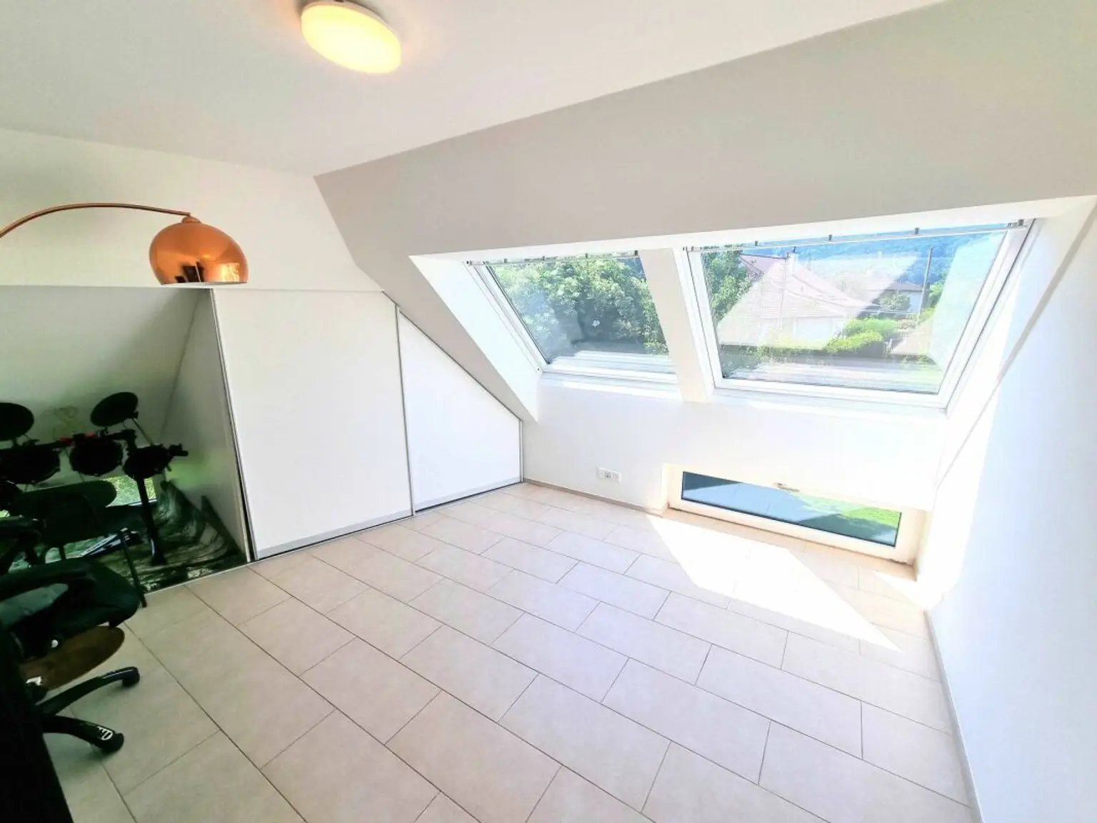 Top moderne Architekten-Villa mit Pool!
