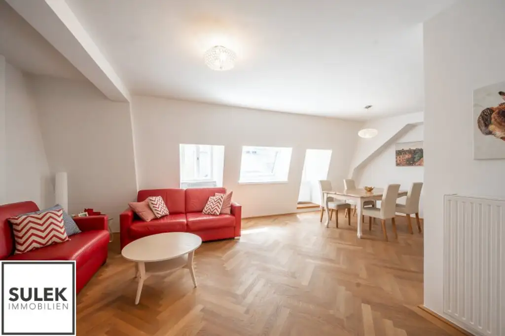 voll möblierte 2 Zimmer DG-Wohnung in Bestlage // Nähe Graben - Stephansdom