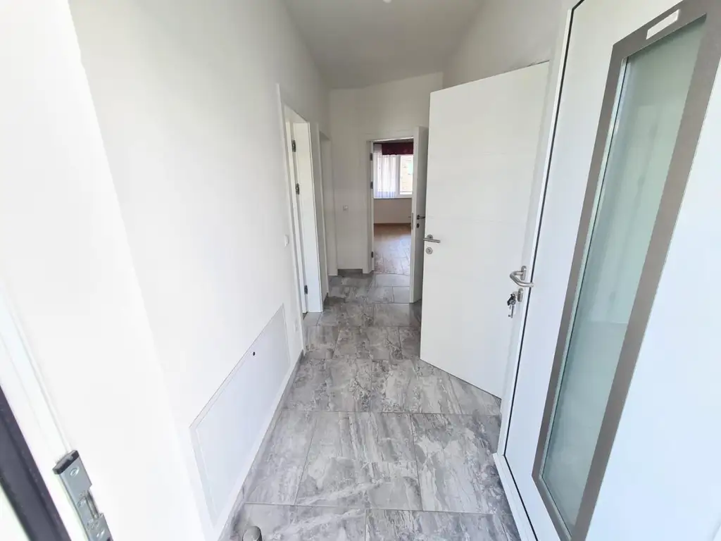 Neuwertige, wunderschöne 3-Zimmer-Wohnung mit großen Süd-Balkon