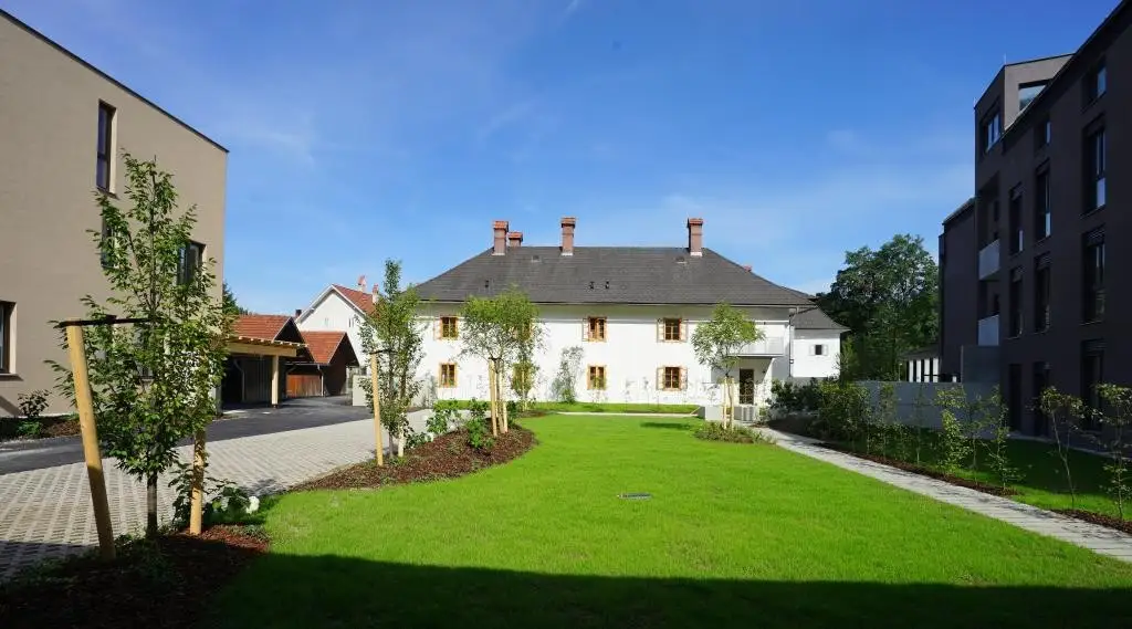 SONNIGER BALKON  und LIFT im 1. Stock - TOP 10 im Herrenhaus - RESIDENZ GEYERHAMMER