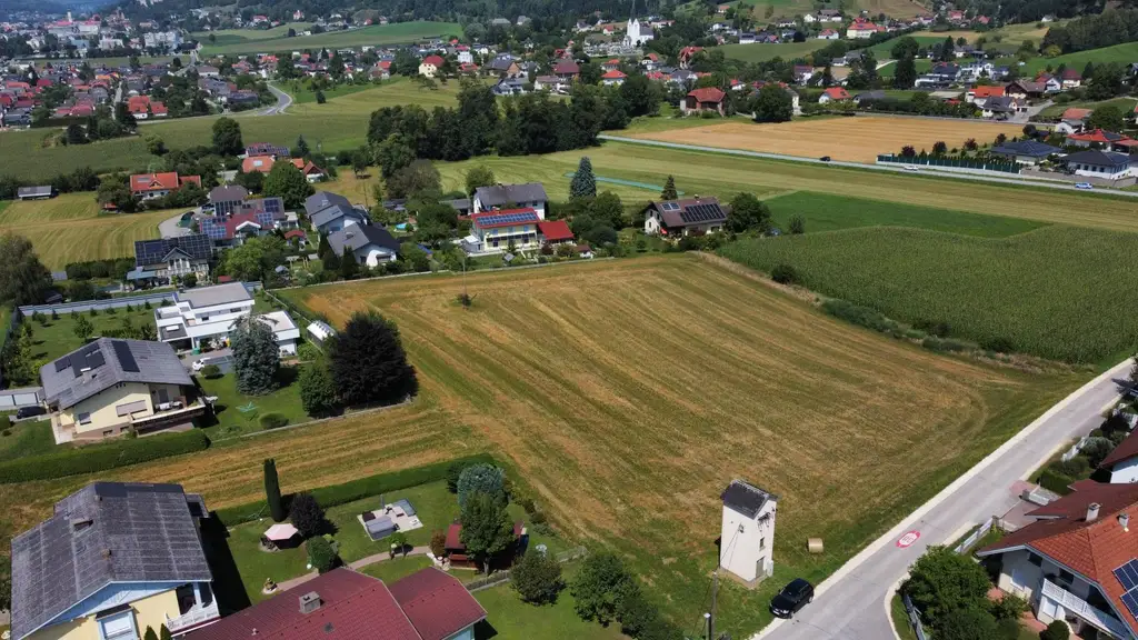 Perfekt für Bauträger: Sonniges, ca. 9.242 m² großes Grundstück für Wohnprojekt in Top-Lage in St. Stefan