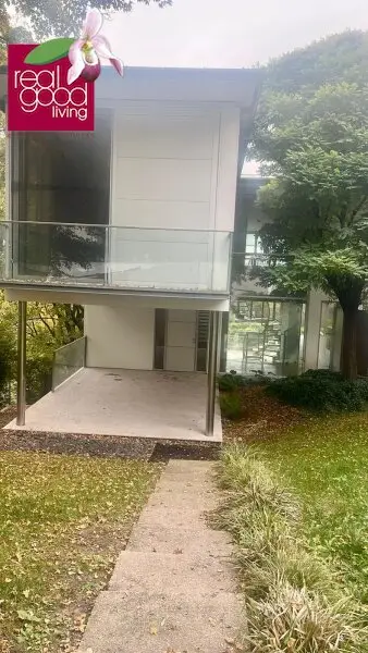 Wohngenuss mit Traumfernblick: Teilmöblierte Traumvilla mit Outdoorpool, Garten, Sauna, Jacuzzi Indoor, Tischtennistisch, etc.