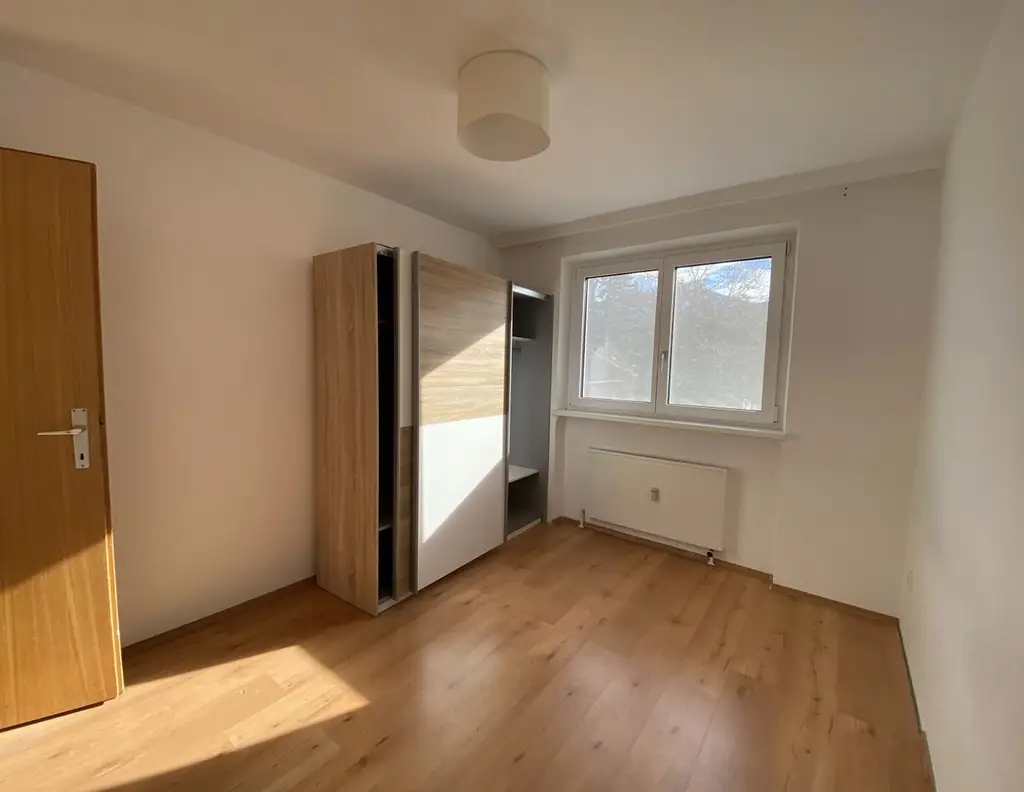 2-Zimmer-Wohnung, beste Aufteilung mit Südbalkon in Innsbruck zum Sanieren