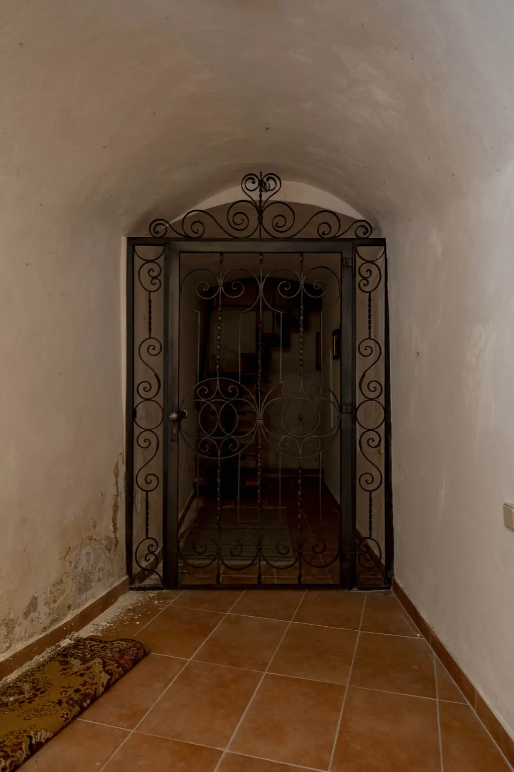 ** Historisches Johanniterhaus am Heldenplatz – mit Innenhof und Gartenbereich **