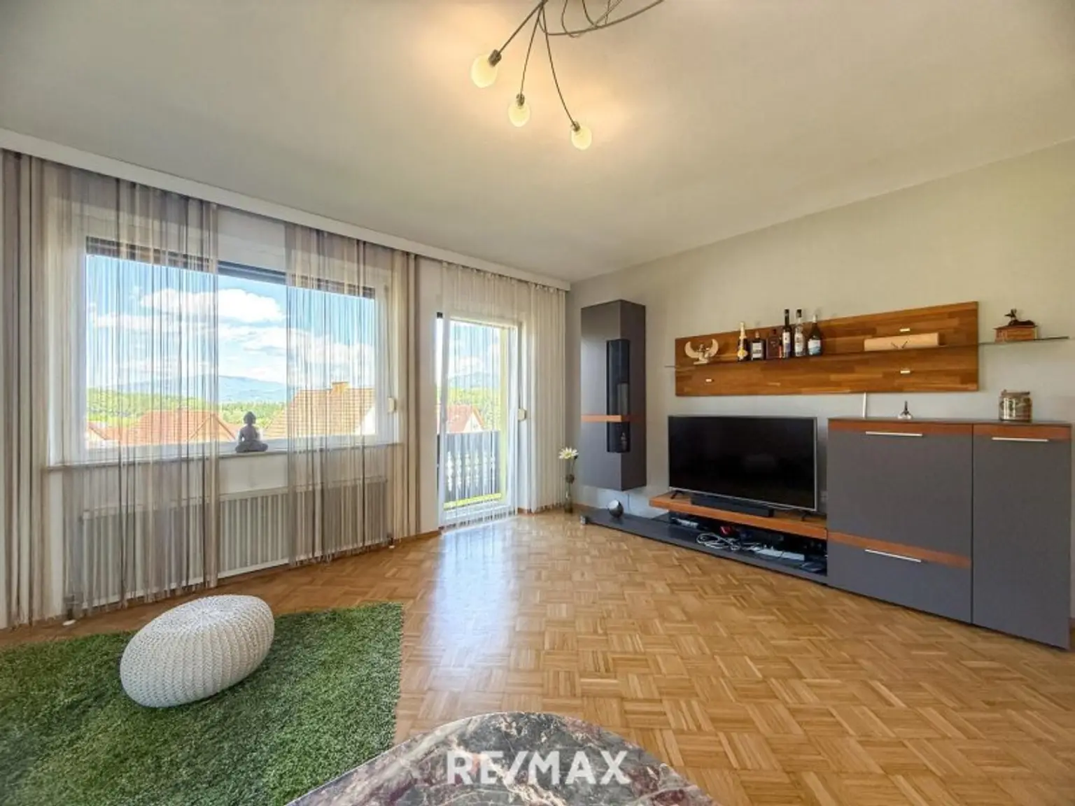 *** Gemeinschaftsprojekt oder Investment? Zwei Häuser, sechs Stellplätze, großes Grundstück in Toplage! ***