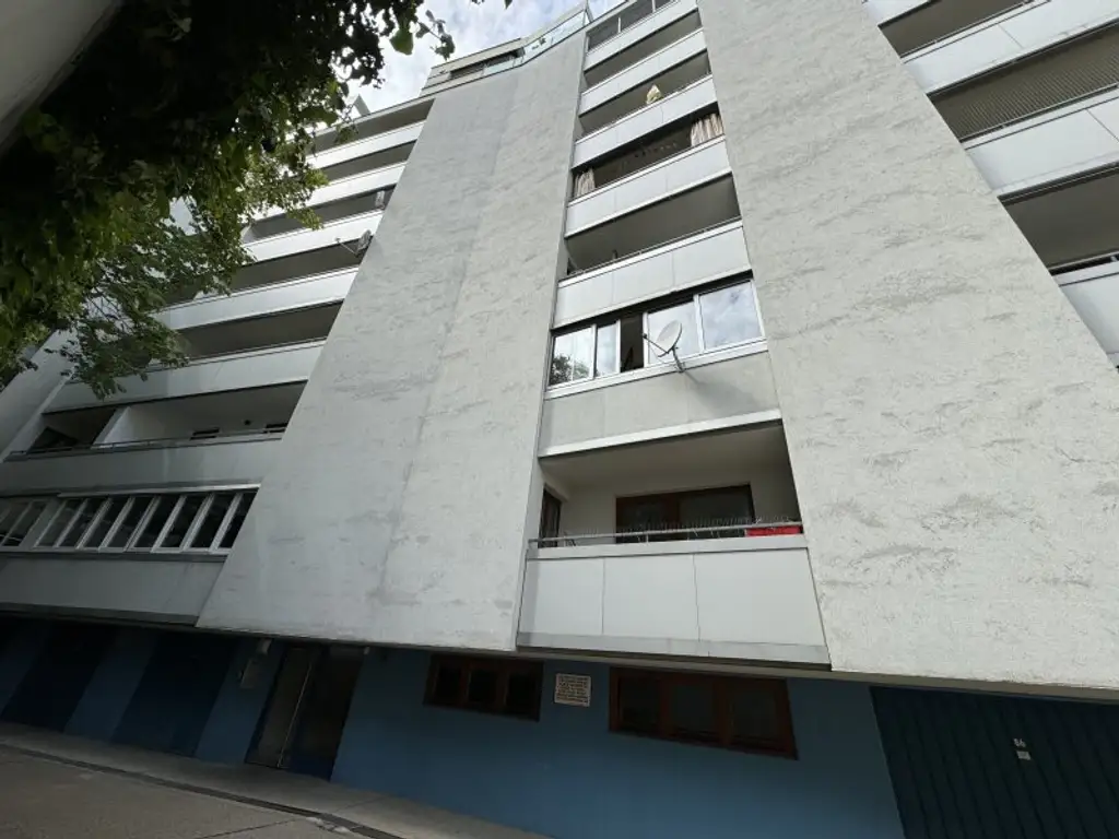 *Sanierungsbedürftiger Singel- oder Pärchenhit in Ruhelage mit Loggia bei U6 Dresdner Straße* Ab sofort verfügbar*