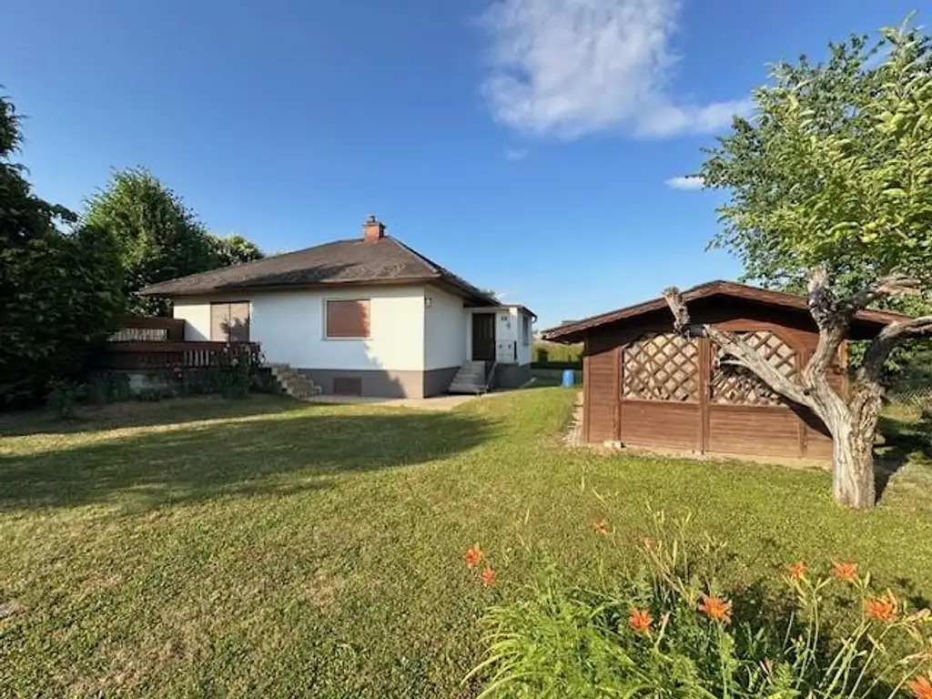 Bungalow mit großem Garten in ruhiger Wohngegend