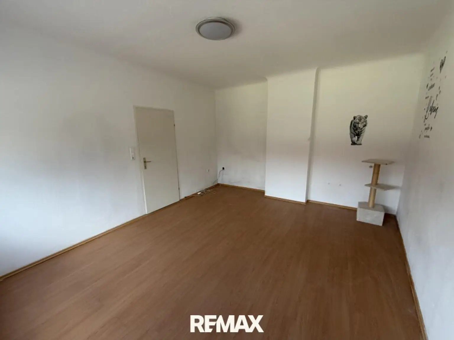 4 Wohn-Schlafzimmer b