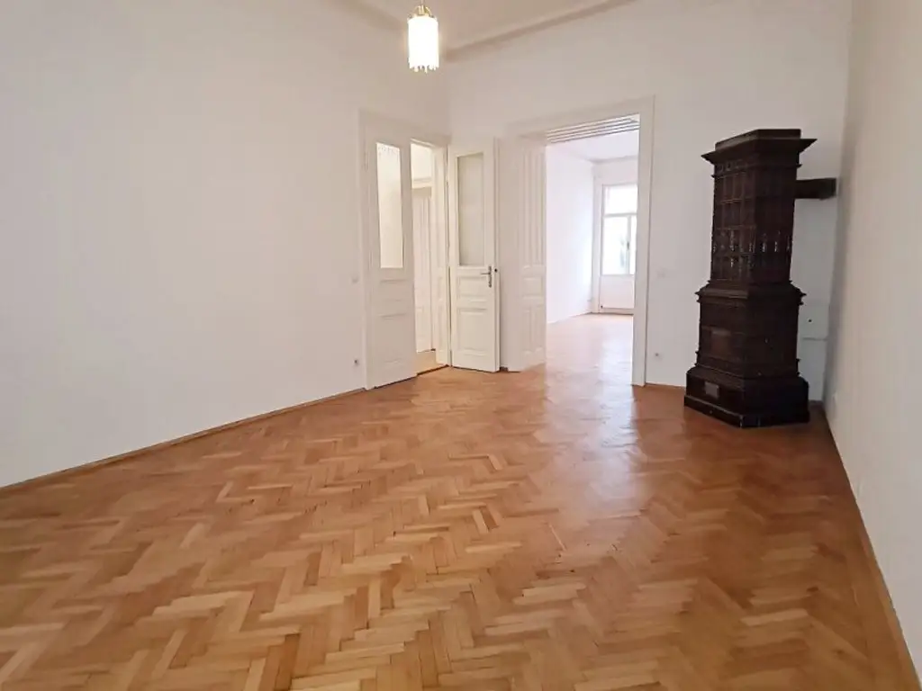 AM GRABEN-NÄHE, 95 m2 Altbau mit Balkon, 2 Zimmer, Komplettküche, Wannenbad, Parketten, 4. Liftstock, Flügeltüren, Spiegelgasse