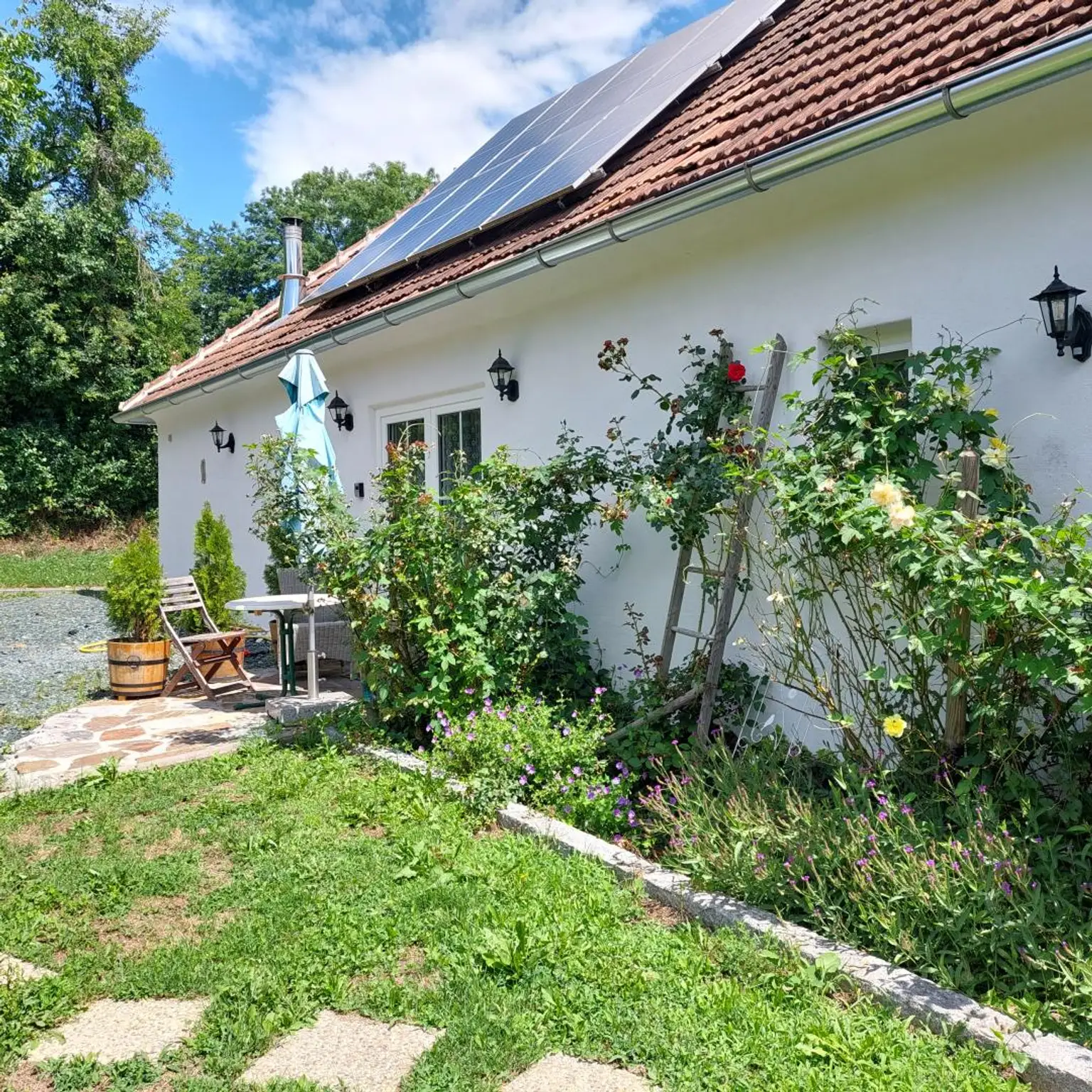 Wunderschönes, liebevoll und stilvoll saniertes Bauernhaus mit zwei Ferienappartements