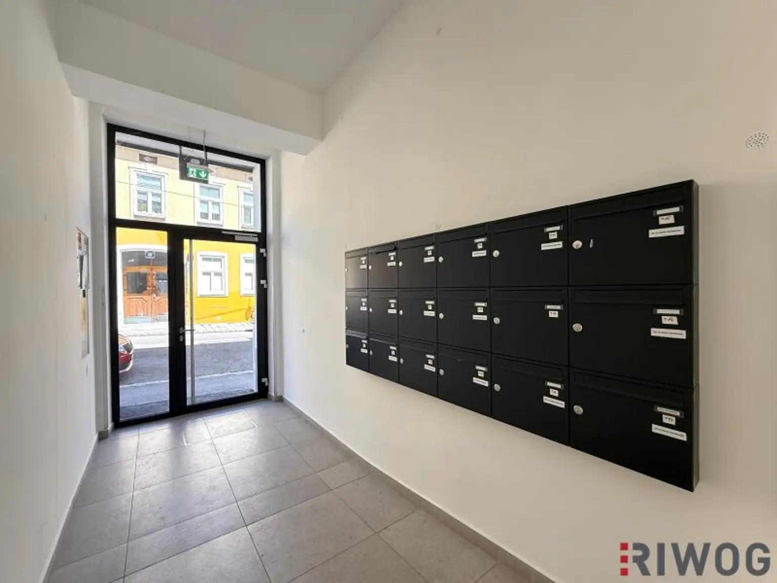 NEUER PREIS - SOMMERAKTION | 3-Zimmer Altbauwohnung mit großem innenhofseitigem Balkon im 1. Liftstock | ERSTBEZUG NACH SANIERUNG