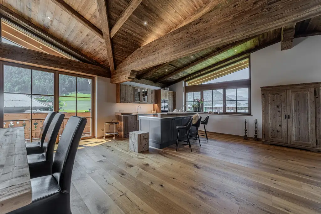 Traumhaftes Alpenchalet mit Outdoor Pool und Saunahaus