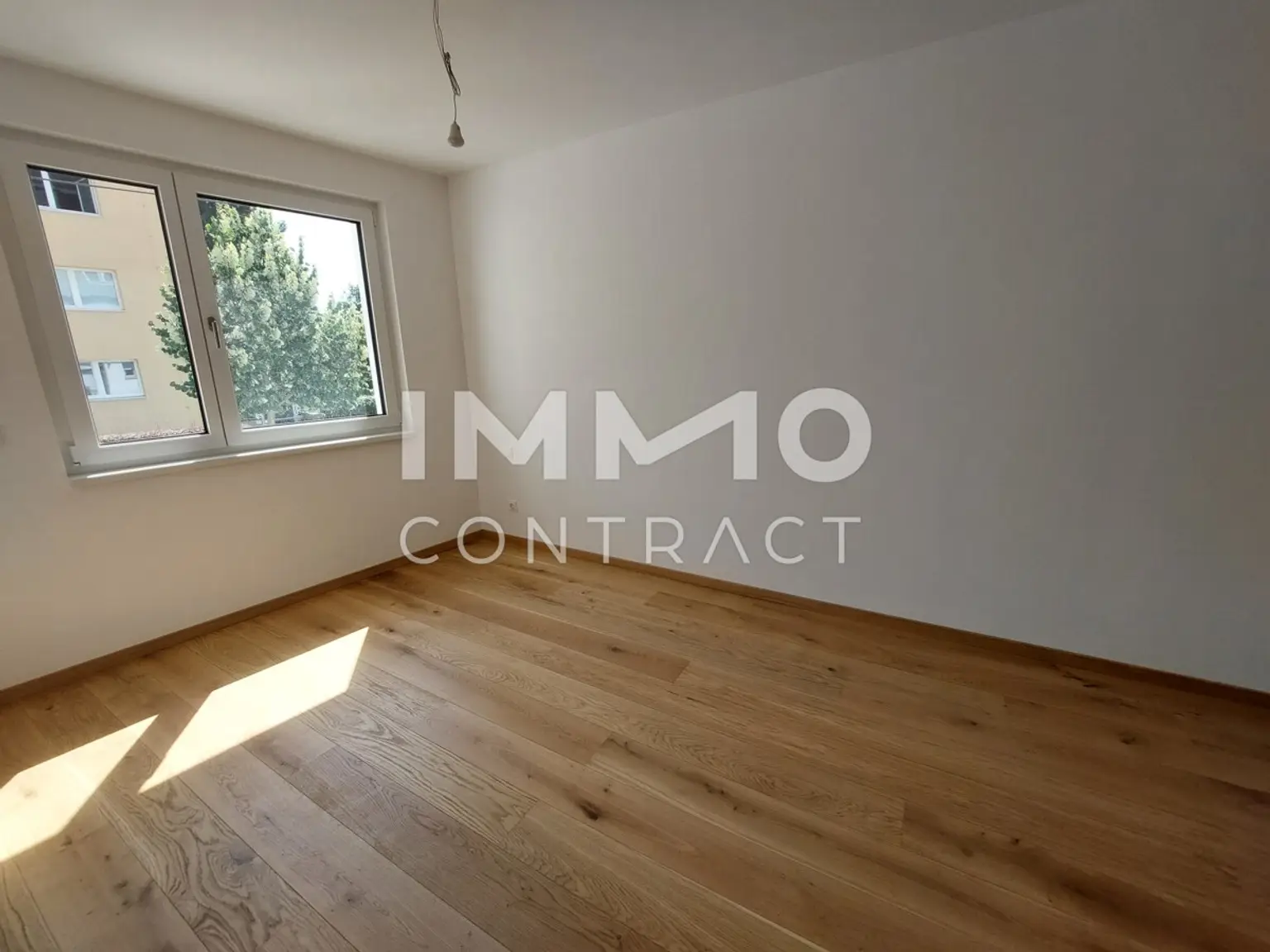 Provisionsfrei! 4 Zimmer + 2 Bäder und ein toller Balkon!