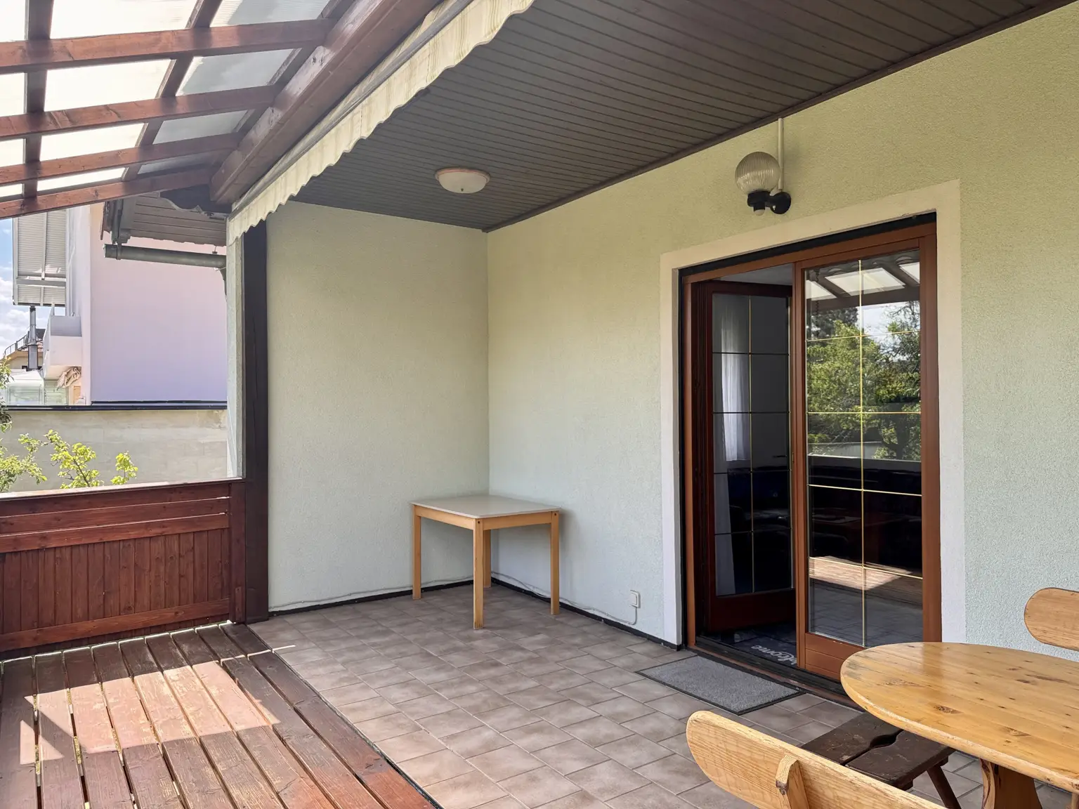 Loggia Blick Wohnzimmertüre