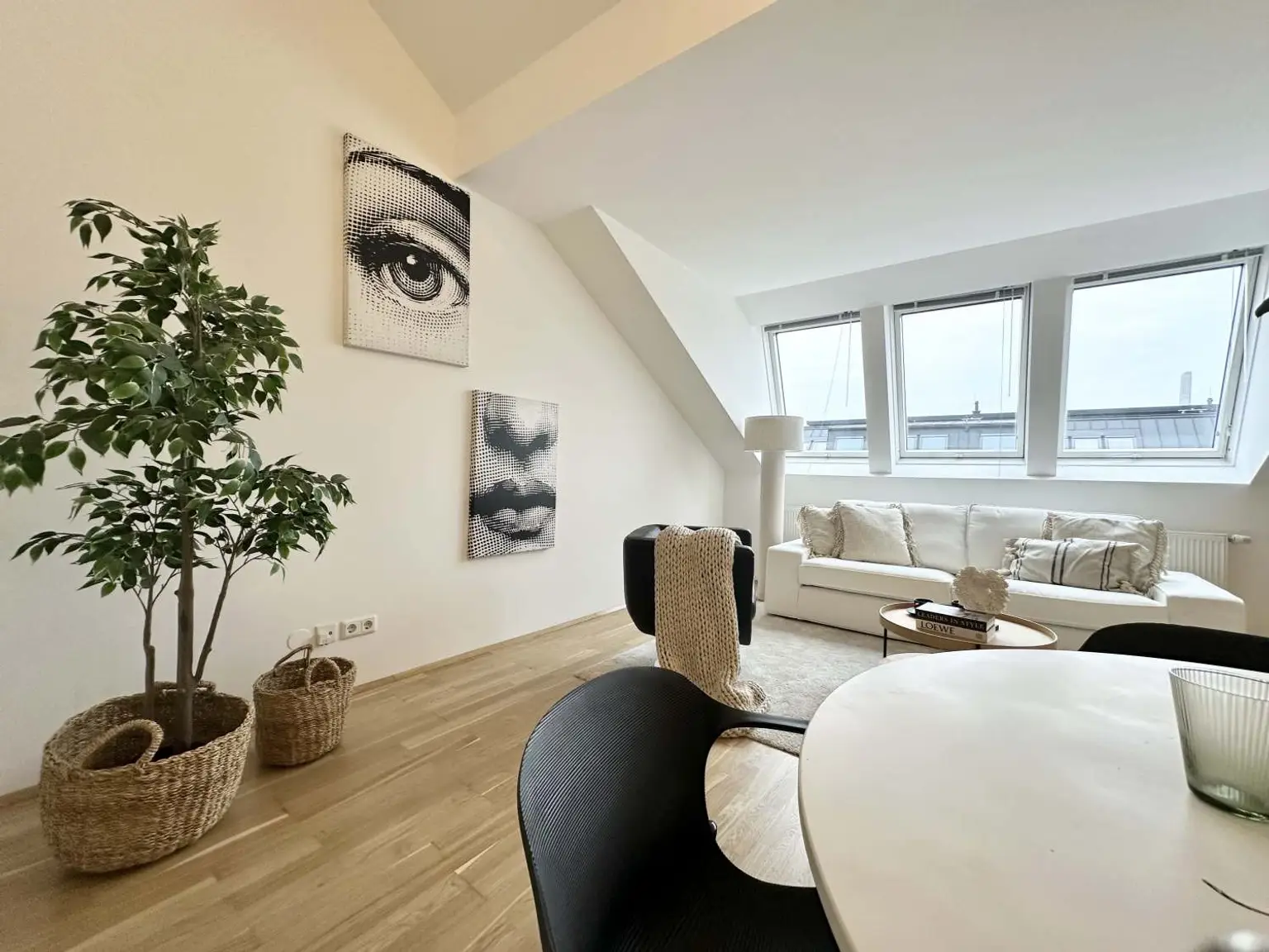 Einziehen, Aufatmen, Ankommen - Ihre Dachgeschosswohnung mit Terrasse in bester Lage des 15. Bezirk