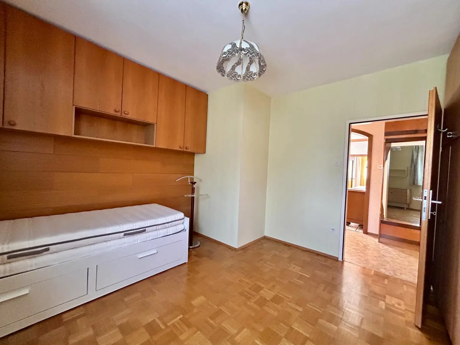 Großzügige 5 Zimmerwohnung inkl. Loggia und Garagenstellplatz