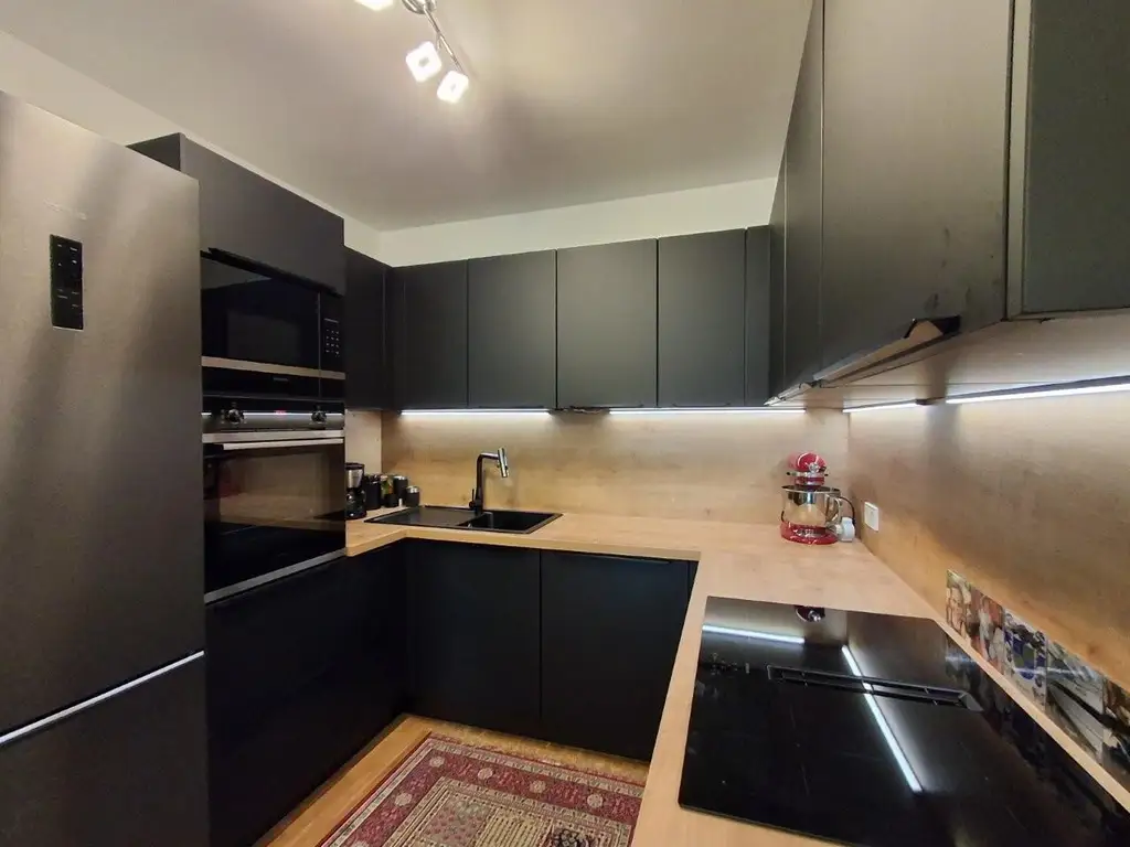 "Single-Hit! Neue vollausgestattete Garten-Wohnung mit PP nahe U1 DZ"