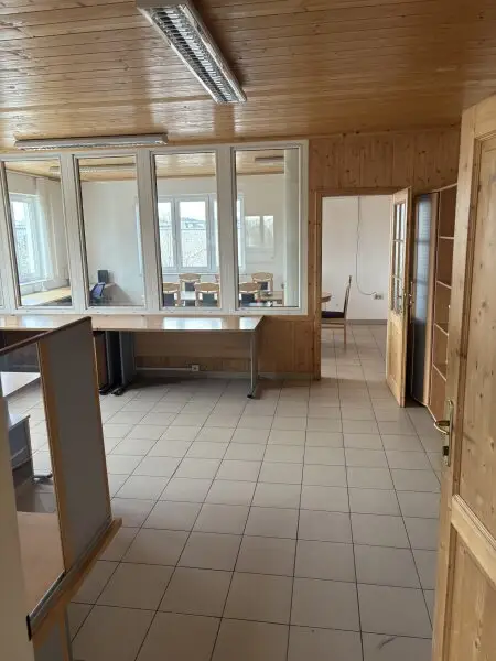 GEWERBEOBEKT MIT RENDITE-MÖGLICHKEIT: BÜRO - LAGER - WERKSTATT - STELLFLÄCHEN