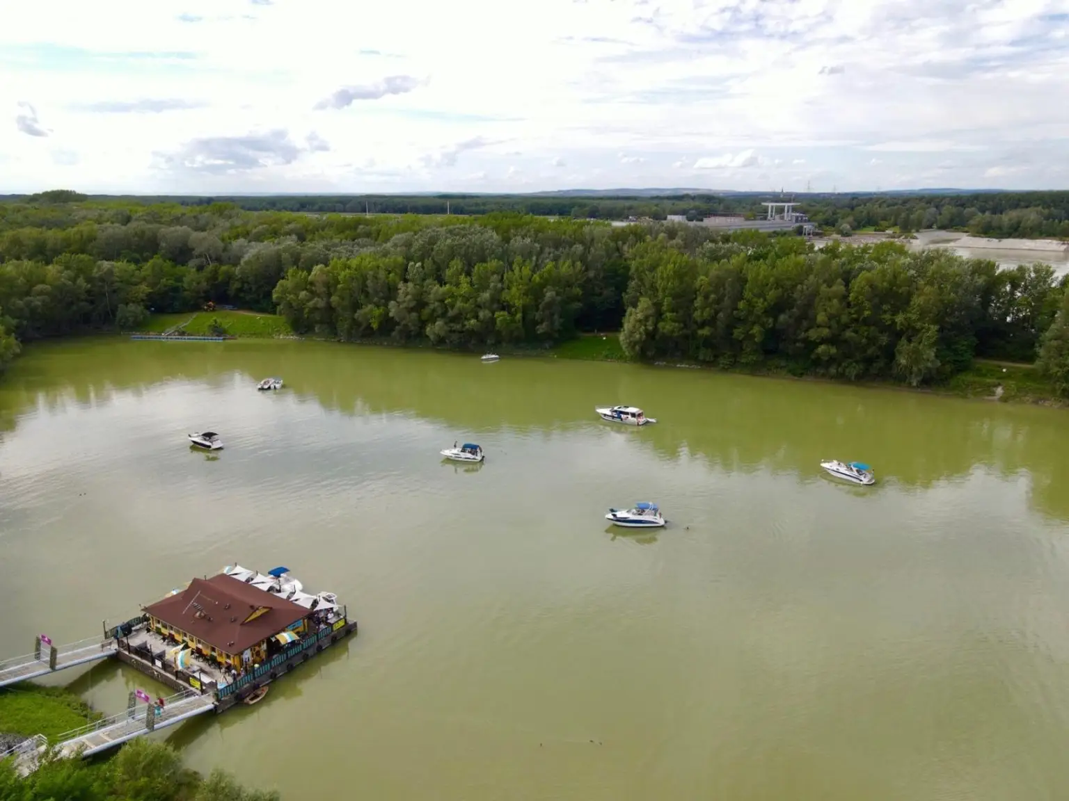20 Drohnenaufnahme Richtung Kraftwerk Greifenstein
