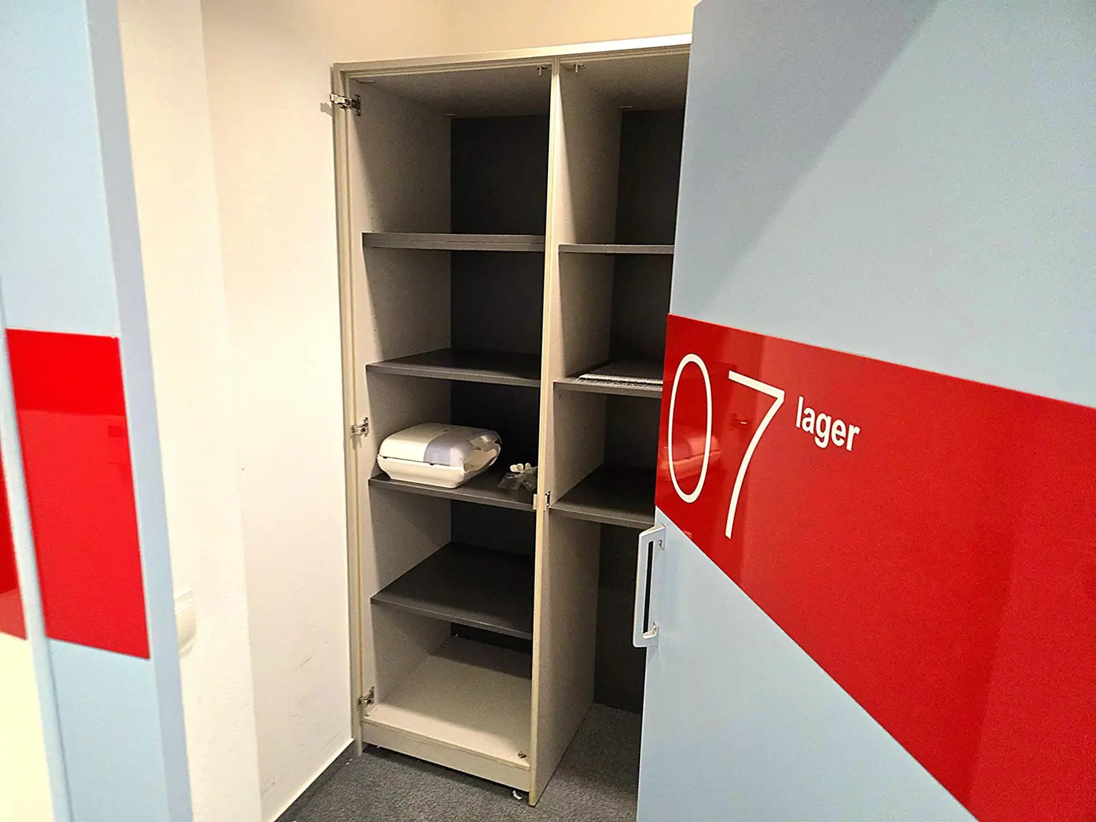 Freundliche Geschäftsräumlichkeit, Büro, Ordination oder Kanzlei im Erdgeschoss im Zentrum Haag zu mieten