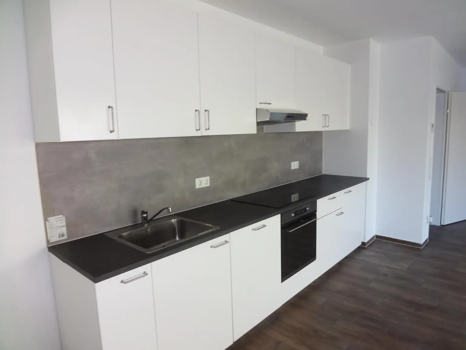 Einbauküche mit Geräten