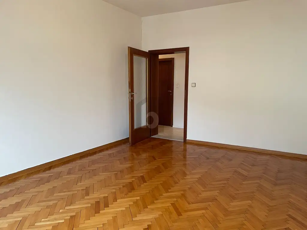 ZENTRAL GELEGEN MIT LOGGIA