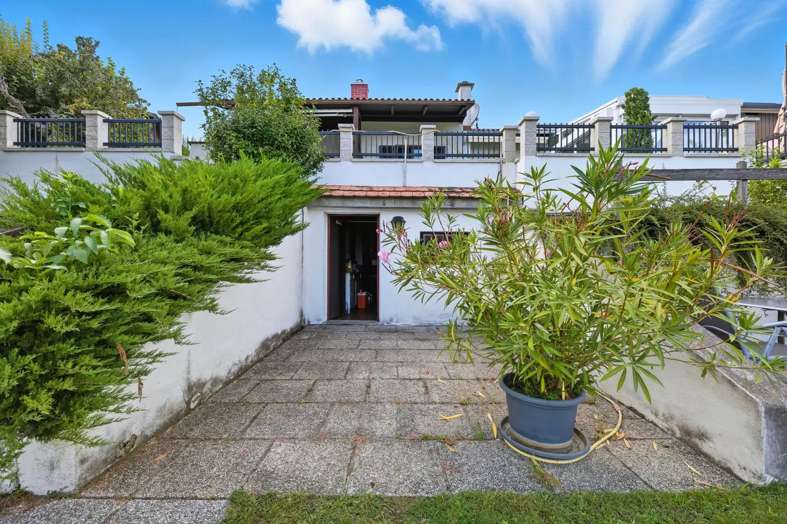 GARTENTRAUM MIT EIGENEM SEEZUGANG AM MARIENSEE- MODERN RENOVIERTES KLEINWOHNHAUS SOFORT BEZIEHBAR!