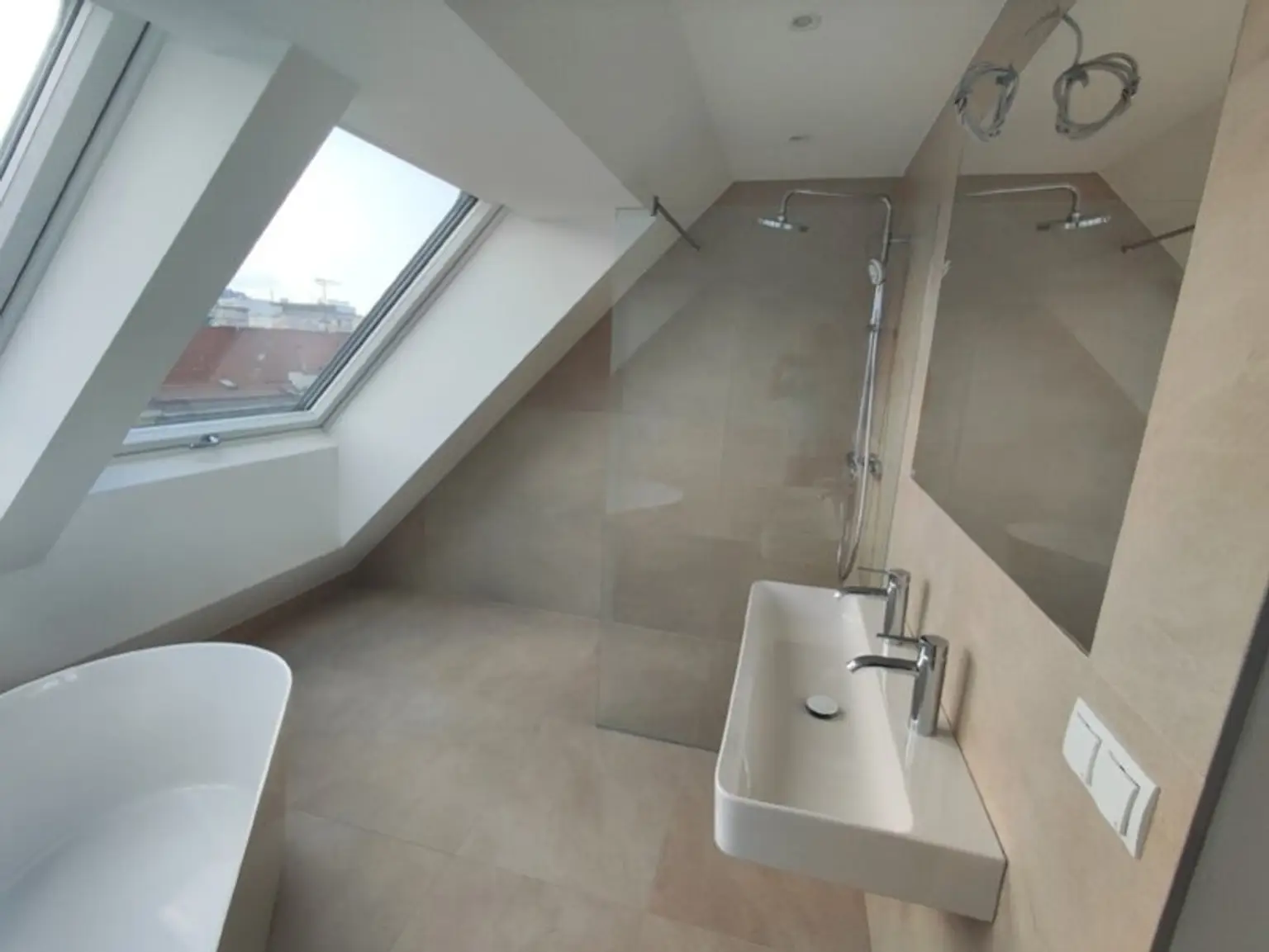 Modern wohnen in Meidling! DG-3-Zimmer-Erstbezug mit Terrasse - Top72