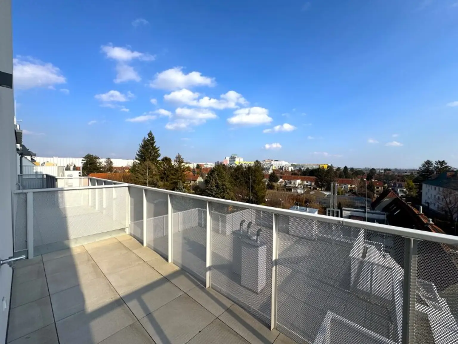 WOHNEN UND GENIESSEN IM SÜDWESTEN VON WIEN! PERFEKTE INFRASTRUKTUR – NÄHE SCHÖNBRUNN!
