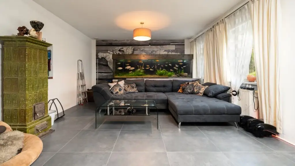 Paradies-Liebhaber aufgepasst! Detailreiches Ein oder Mehrfamilienhaus!