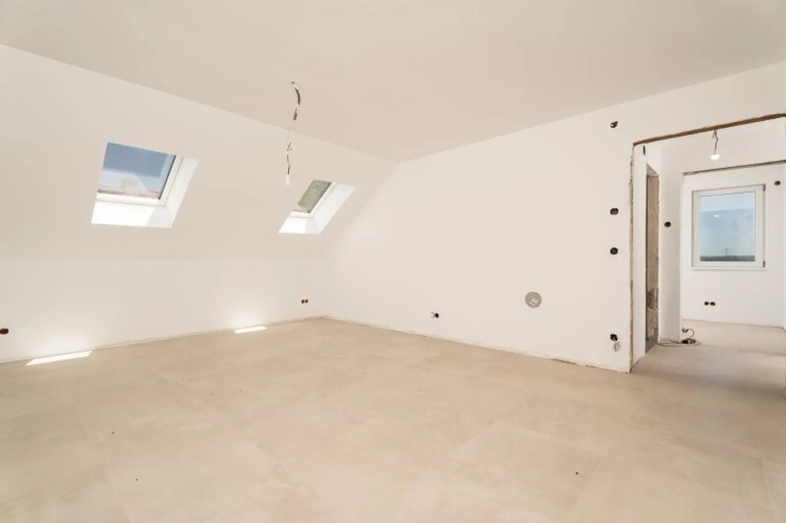 Zimmer groß Obergeschoss