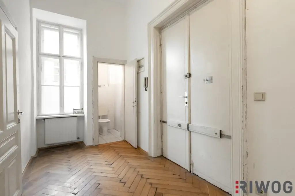 NÄHE 1. BEZIRK, DONAUKANAL UND AUGARTEN | Stilaltbauwohnung mit Potenzial | ca. 3,60 m Raumhöhe | Teils Hoflage | Rembrandtstraße