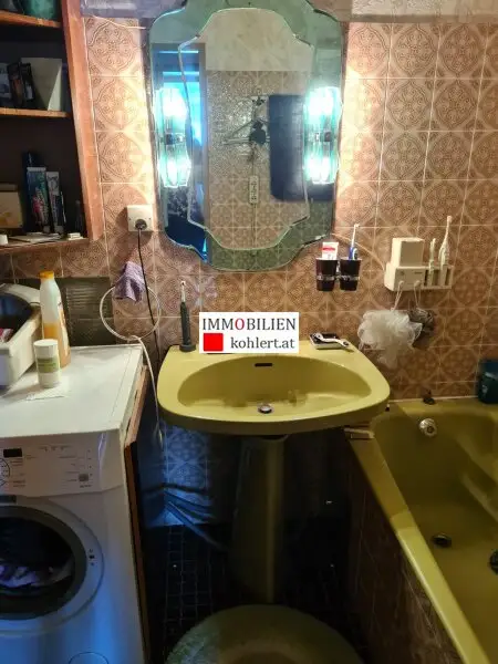 ****GELEGENHEIT, SONNIGE EIGENTUMSWOHNUNG MIT LOGGIA, ALLE NEBENRÄUME, HOHER LIFTSTOCK