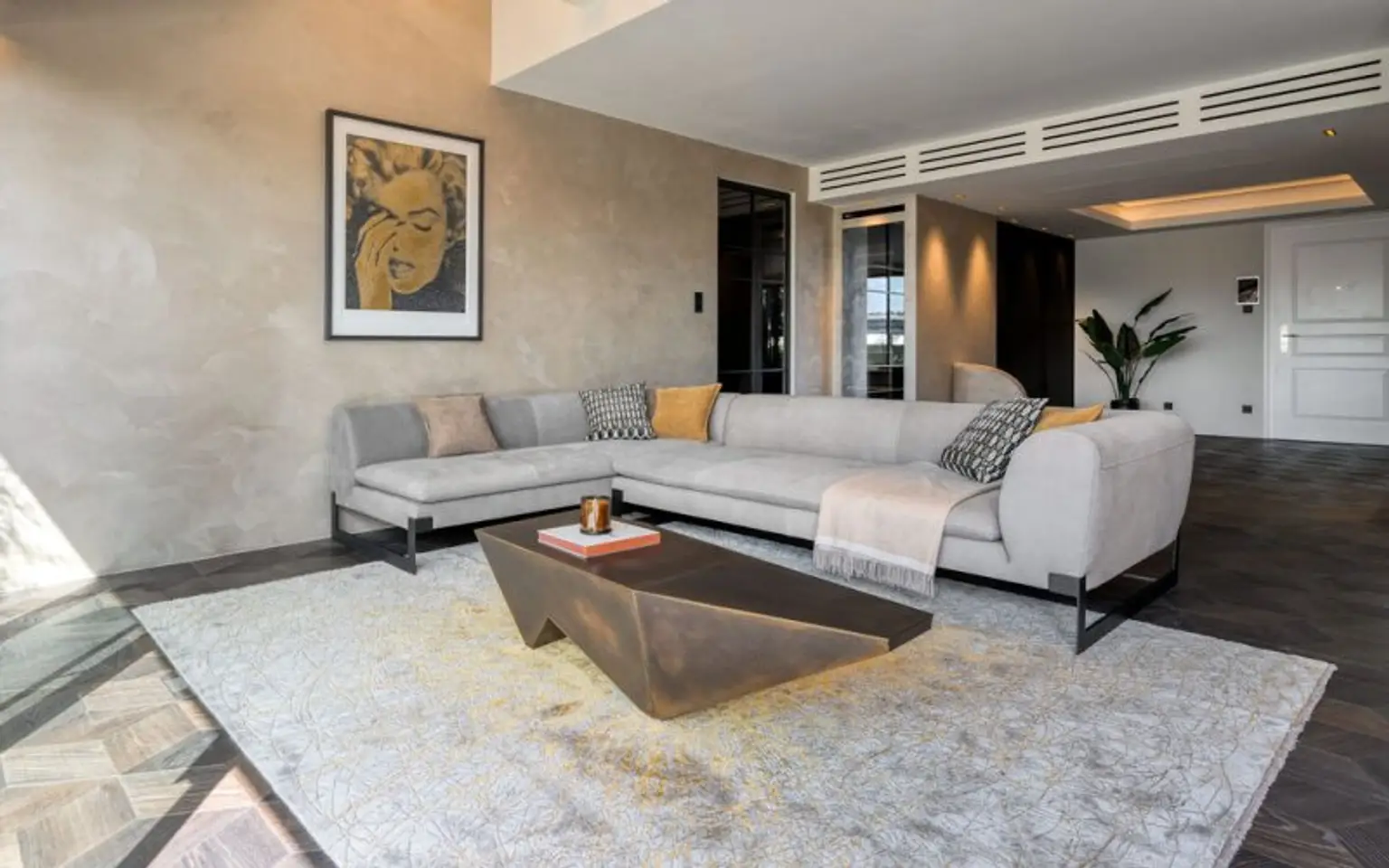 Exklusive Dachgeschoßwohnung: Ein einzigartiges Masterpiece an Design