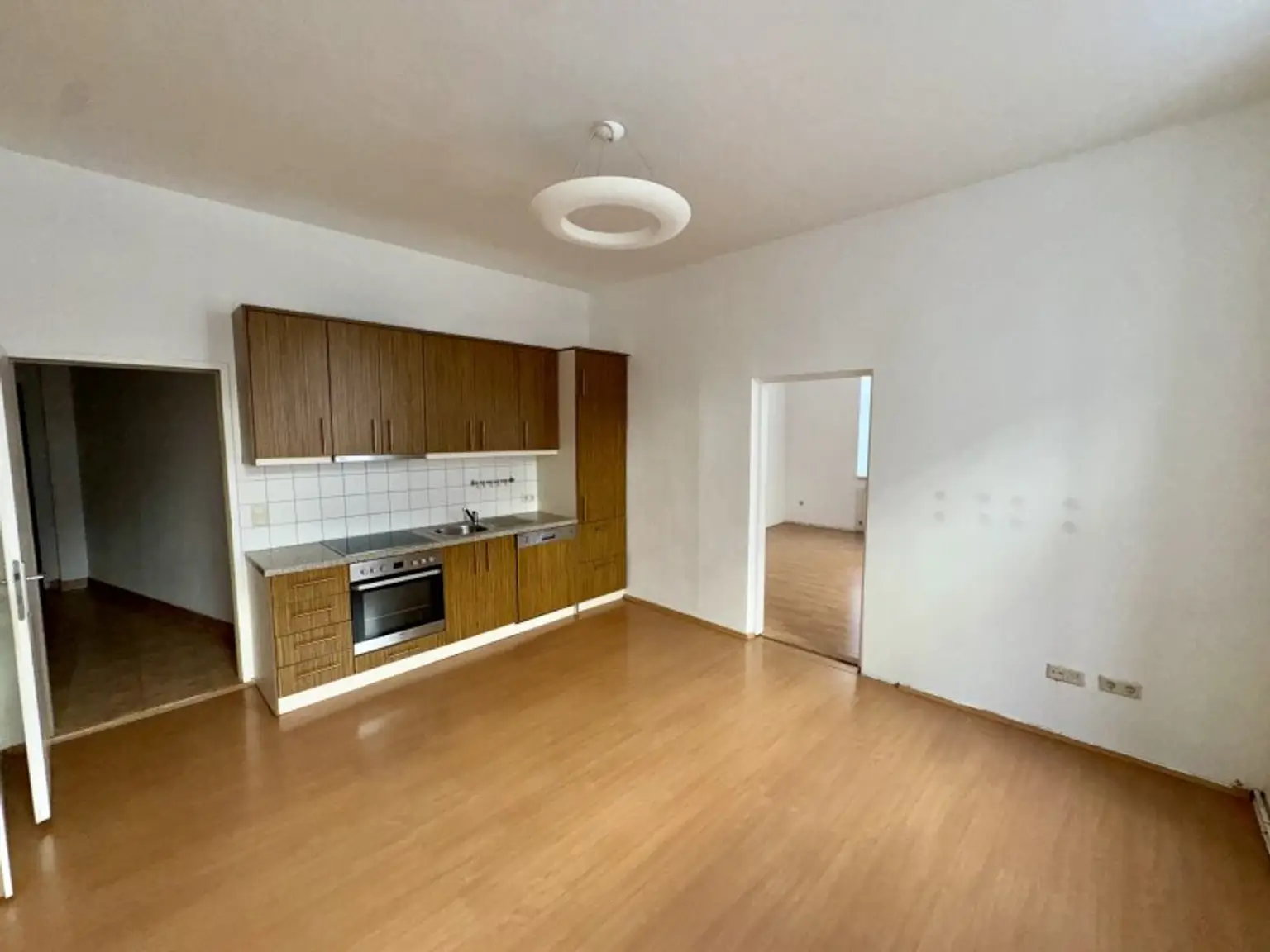Renovierungsbedürftige Wohnung in Top-Lage des 12. Bezirks – Ideal für Individualisten!