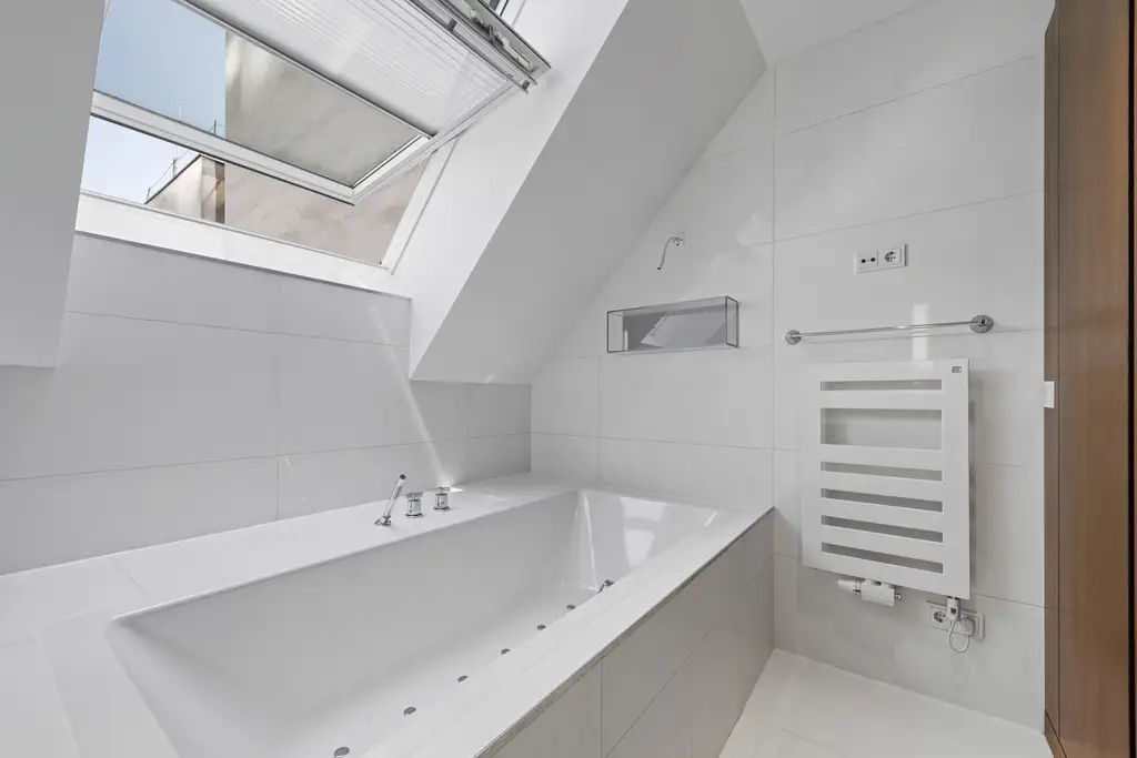 In 3 Minuten vom eigenen Pool ins pralle Leben - und trotzdem ein Familienrefugium