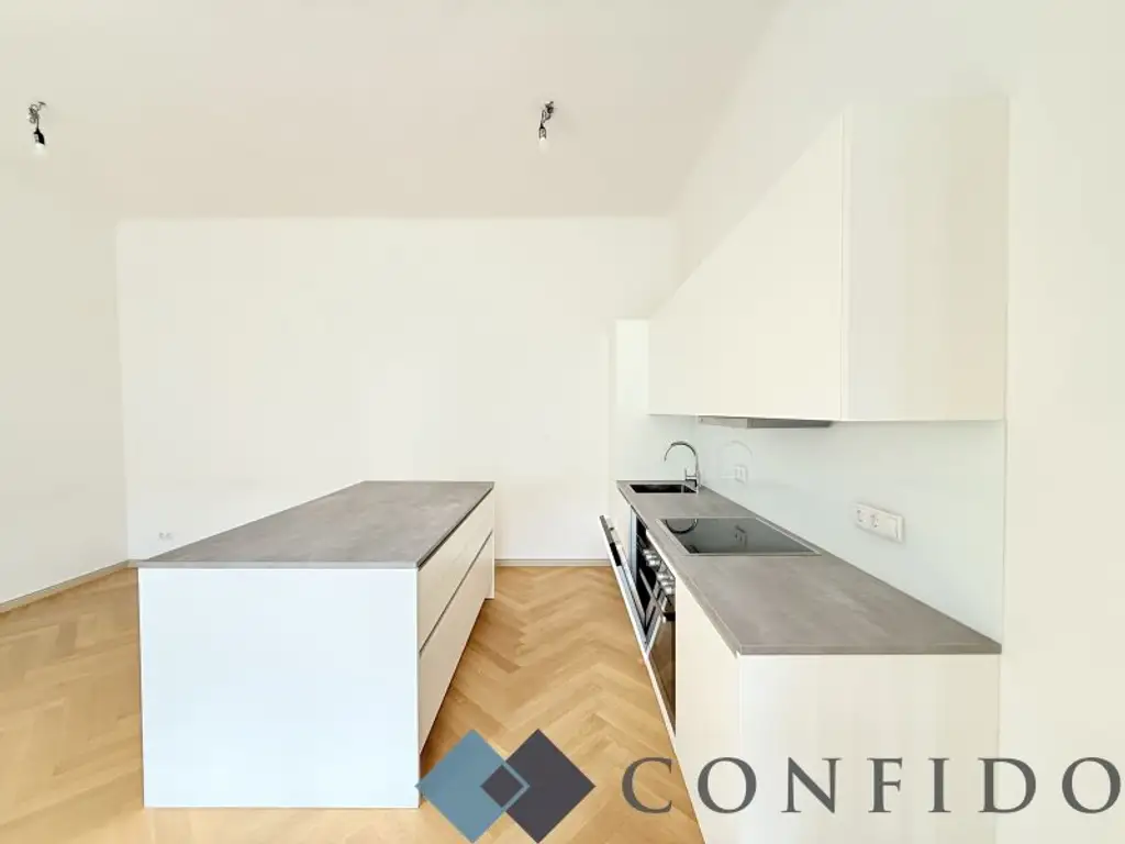 AM HEUMARKT - Traumhafte 4 Zimmer Altbauwohnung in großartiger Lage!